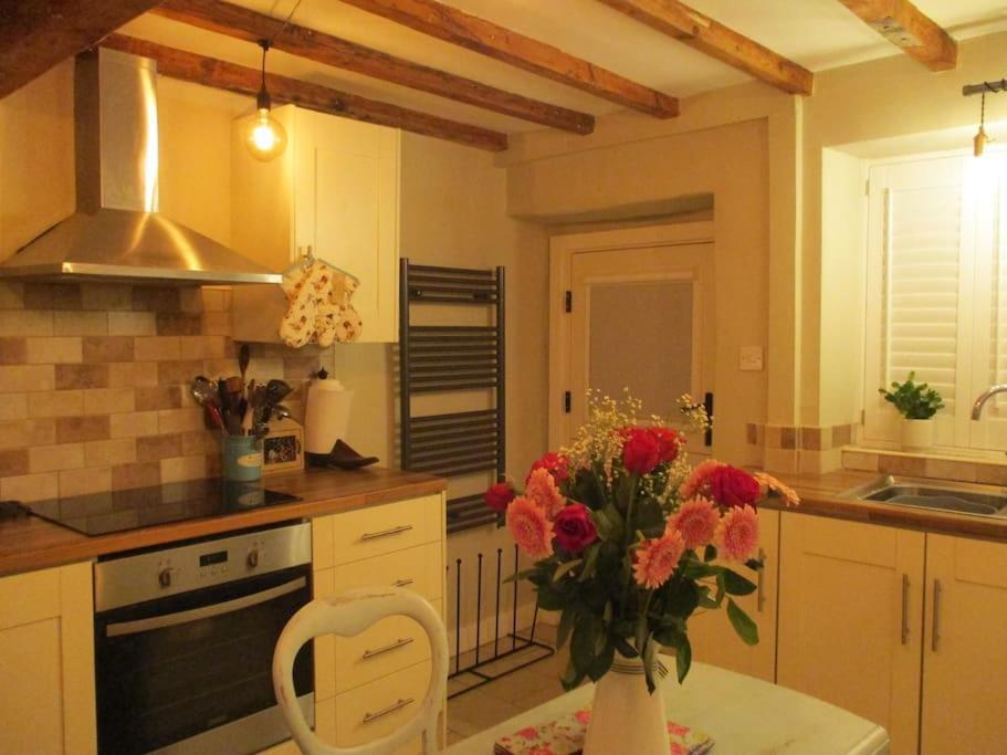 1800 Period Grade 2 Listed Cottage Addingham 외부 사진