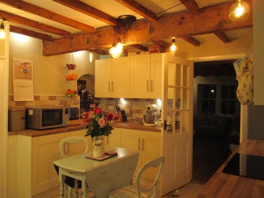 1800 Period Grade 2 Listed Cottage Addingham 외부 사진